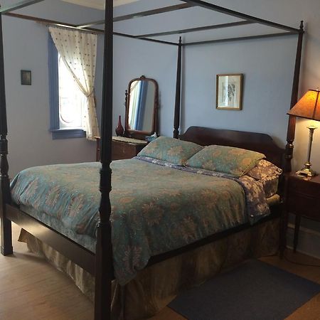 Mcgill Inn B&B Toronto Room photo